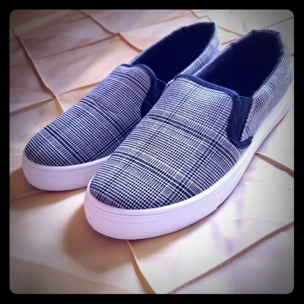BRAND NEW LOAFERS!